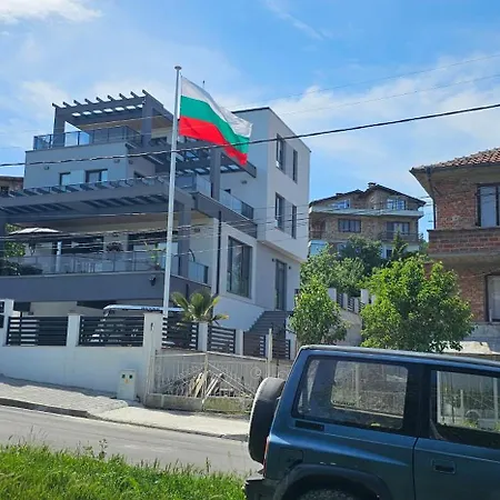 обзор-стая Къща за гости 3*